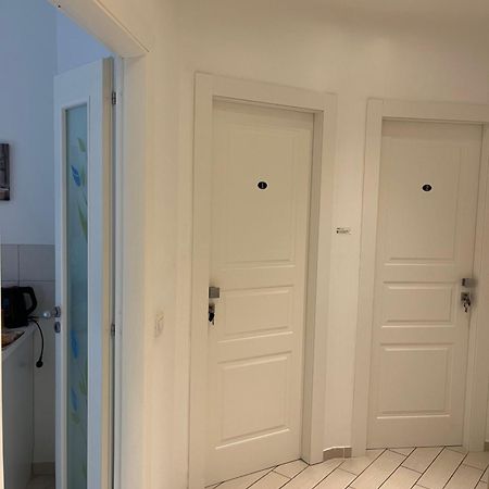 Vomerooms Neapel Exteriör bild
