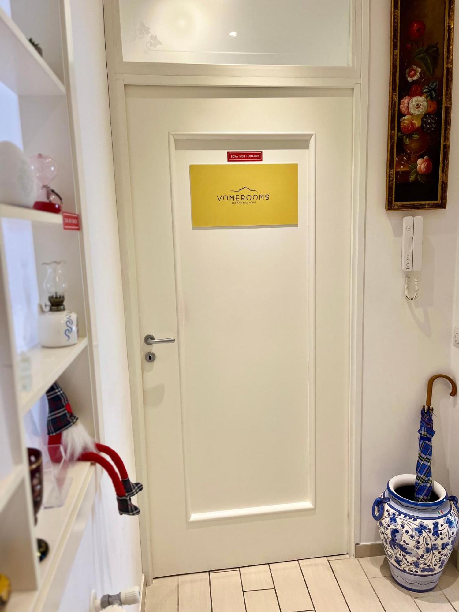Vomerooms Neapel Exteriör bild