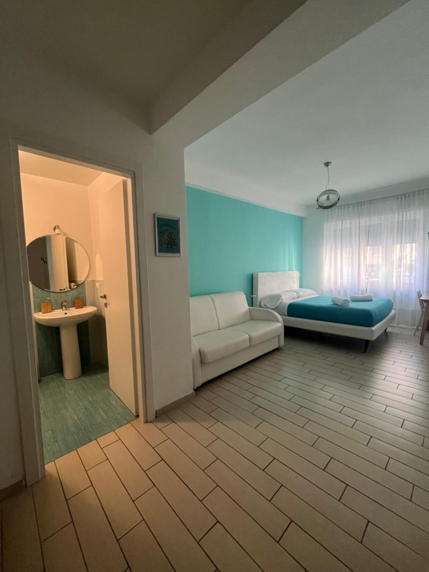 Vomerooms Neapel Exteriör bild